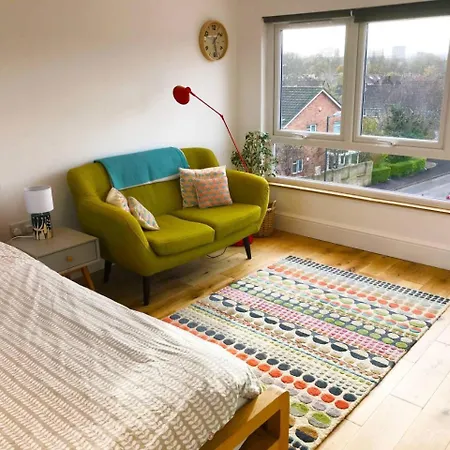3 Bedroom Victorian House With Stunning Views *