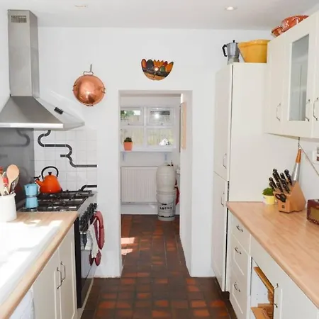 3 Bedroom Victorian House With Stunning Views *