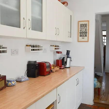 アパート 3 Bedroom Victorian House With Stunning Views *