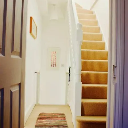 아파트 3 Bedroom Victorian House With Stunning Views *